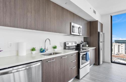 Downtown Miami Apartment | X- Lounge V - High-Rise with Rooftop Pool in Downtown Miami