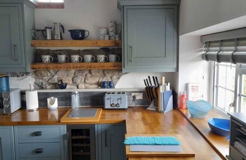 Efailnewydd House | Y Beudy,Llyn Peninsula.Barn Conversion. Abersoch,Pwllheli Porthdinllaen,Hot Tub.