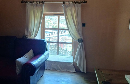 Llanybydder House | Y Cartws in Llanybydder