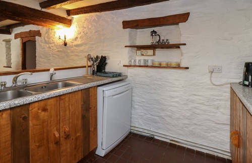 Llanybydder Cottage | Y CARTWS, pet friendly, character holiday cottage in Llanybydder
