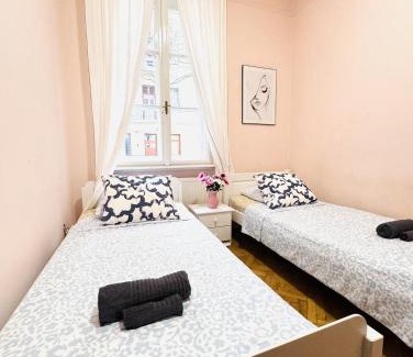 Erzsebetvaros Apartment | Y Central Station Private Rooms