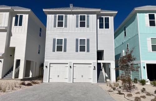 Ono Island House | Yacht Harbor House