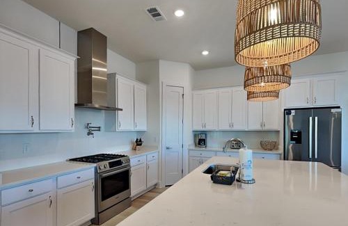 Ono Island House | Yacht Harbor House