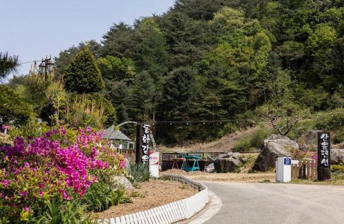 Danwol House | Yangpyeong Saneum Pension