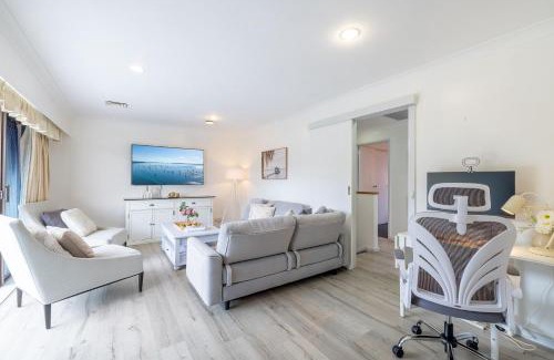 Nelson Bay House | Yawa at Yoolarai, 64 Yoolarai Cr - Ducted air, WiFi, Shared Pool