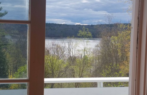 Damariscotta House | Year Round Rental Overlooking Damariscotta River