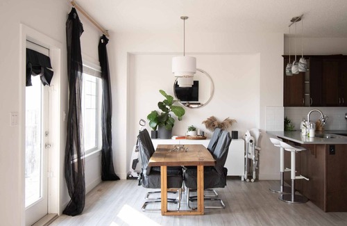 West Edmonton House | YEG- Pond Haven. Close to WEM