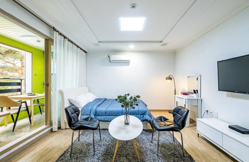 Suwon House | Yeongheungdo J Pension