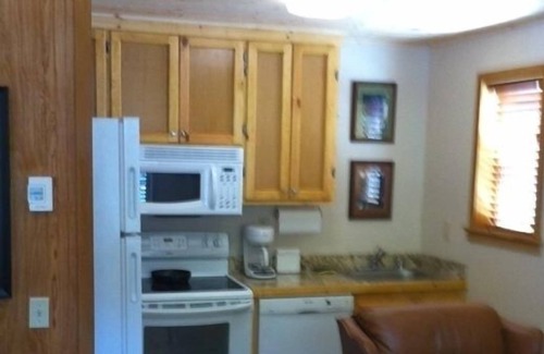 Fish Camp Cabin | Yosemite Cabin on a Bridge Over a Stream 2 Miles from Yosemite