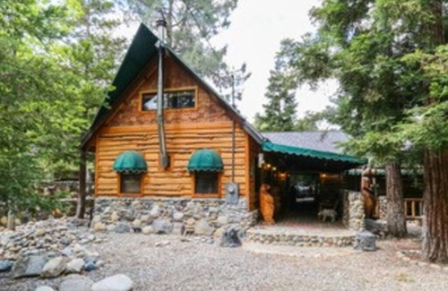 Yosemite Forks Cabin | Yosemite! Kids, dogs & family! Angel's Rest, beautiful views & Bass Lk Close by