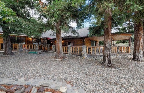 Yosemite Forks Cabin | Yosemite! Kids, dogs & family! Angel's Rest, beautiful views & Bass Lk Close by