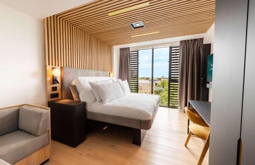 Stratford and New Town Hotel | YOTELPAD London Stratford