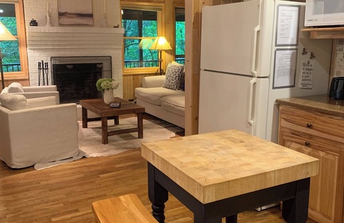 Highlands House | You'll Never Want To Leave.A gem of a location in Highlands