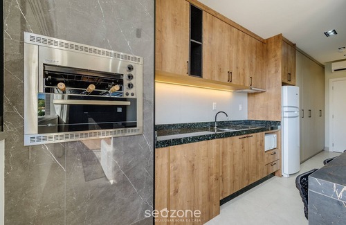 Ze Amandio Apartment | Your Exclusive Stay With Pool and Jacuzzi Just 500 Meters From the Beach - ELF