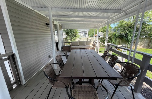 Farmingdale House | Your Farmingdale Escape: 5BR, 2BA Home with Backyard & Prime Location