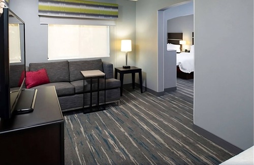 Glenwood Springs Hotel | Your Gateway to Glenwood Springs! Free Breakfast, Pool, Free Parking!