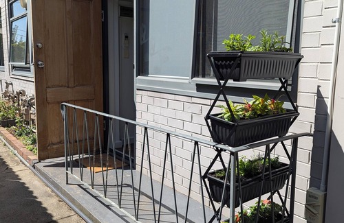 Brunswick Apartment | Your home away from home is at a quiet place in Brunswick.
