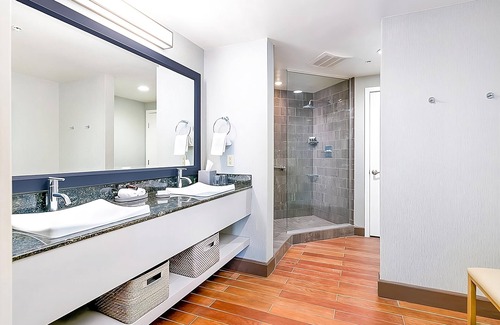 Carlsbad Village Hotel | Your Home Away From Home! Pool View, Free Breakfast, Beachfront Property!