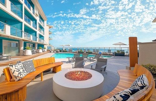 Carlsbad Village Hotel | Your Home Away From Home! Pool View, Free Breakfast, Beachfront Property!