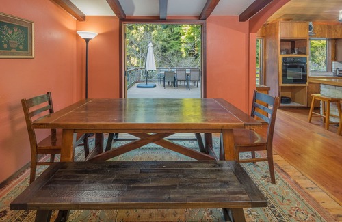Trinidad House | 🌲🩴 Your own lodge in town yet private & spacious with game room & hot tub - Trail to Beach