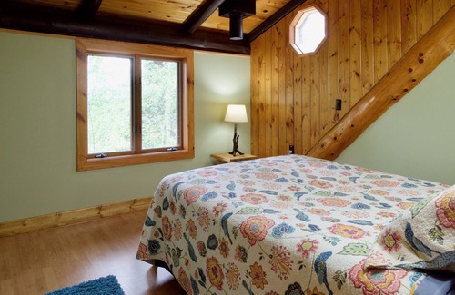 Cotton House | Your own private 50 acre Wilderness Retreat on Golden Pond! Free night!