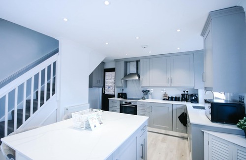 Broxbourne House | Your perfect holiday home | modern, spacious and comfy
