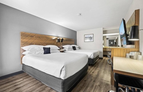 Orchard District Hotel | Your Relaxing Getaway Awaits! 4 Family-friendly Units! Near Old Mill District!