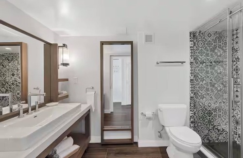 Rock Harbor Hotel | Your Relaxing Getaway Awaits! 2 Pet-friendly Units, Oceanfront Property, 2 Pools