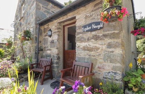 Henryd House | Ysgubor Newydd