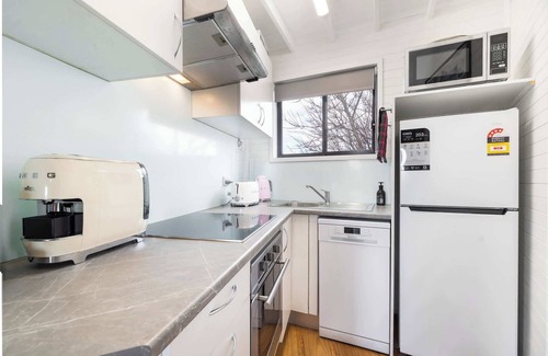 White Rock House | Yurt on the Hill -Unique & Peaceful Country Escape