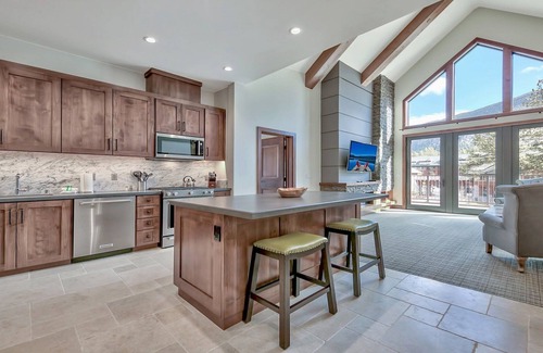 Lakeside Park Apartment | Zalanta Resort at the Village