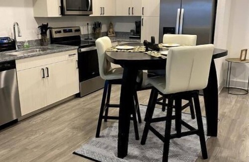 St. Johns Apartment | Zen Den!