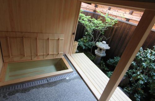 Okazaki House | Zen Machiya Inn