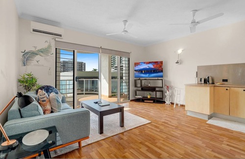 Darwin City Centre Apartment | Zen Oceanscape Balcony - Parking