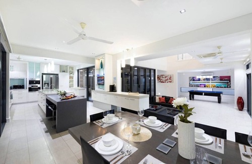 Bayview House | ZenLux Infinity 4BR-Private Pool
