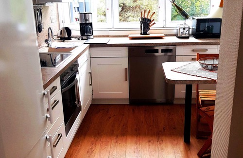 Geesthacht Apartment | Zentrale Ruhige Fewo m. Fußläufiger Busanbindung +geschäften, Hundefreundl. Wald