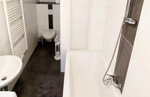 Innenhafen Apartment | Zentrale Wohnung für 4 Personen mit Küche & Waschmaschine