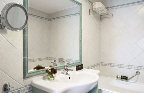 Mati Hotel | Zeus Essence Ramada Athens