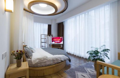 Yongding House | Zhangjiajie Twelve Warm Inn-Near the Tianmen mountain cableway station- Ticket reservation