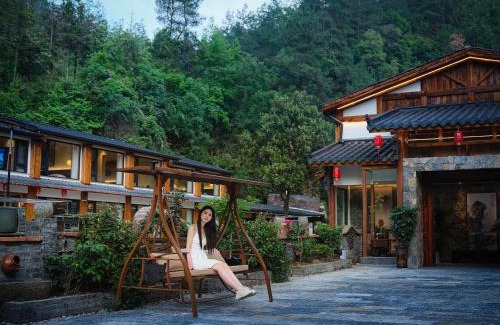 Wulingyuan Bed & Breakfast | Zhangjiajie Zen Resort-Free Shuttle Service to East Gate of forest park,Secret Hiking Route, River Tracing,Mini Forest Park,Toursim Service& Affordable Luxury