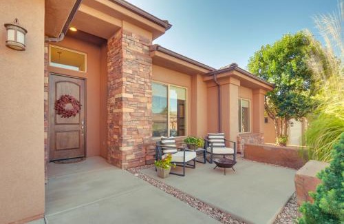 Kanab House | Zion Area Home with Scenic Views and Private Hot Tub!