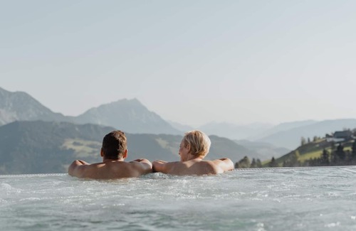 Haus House | "Zirbe Natur" - double room with shower, WC (4 - 6 nights) - Nature and wellness hotel