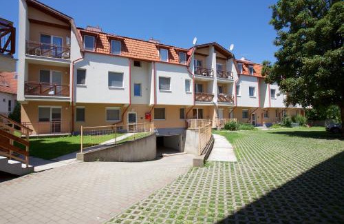 Hajduszoboszlo Apartment | Zoli Apartmanok-Maya Kölcsey 34-36