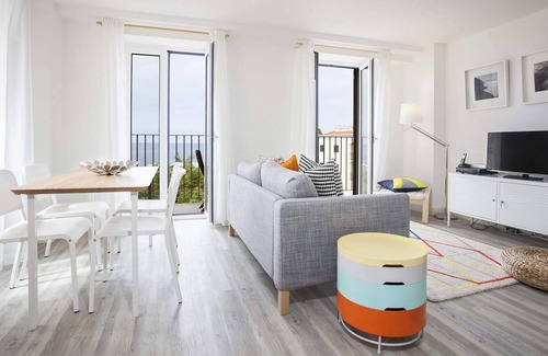 Old Town Apartment | Zona Velha II by An Island Apart