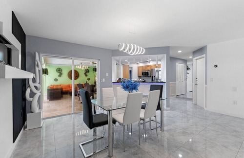 Lake Sarasota Villa | ZoriLux Villa Pool Firepit BBQ Oasis