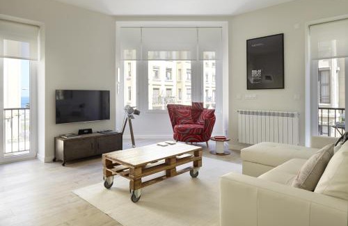 Gros Apartment | Zurriola Zinema by FeelFree Rentals