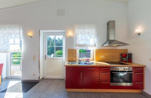 Muritz Apartment | Zwergtaucher - Ferienwohnung mit Balkon, Seeblick & Freizeitangeboten am See