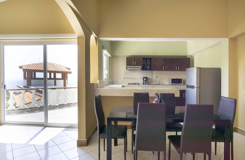 Colinas de Santiago Hotel | Grand View Suites