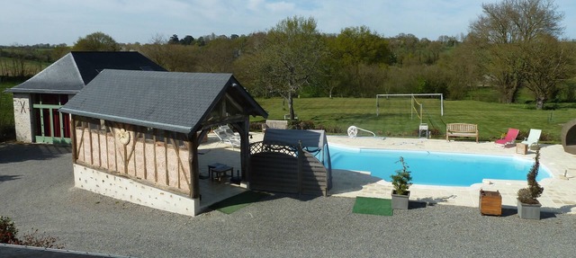 Cottage 5 people with swimming pool and possibility of 4-person gite and reception room