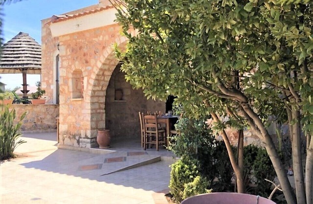 Ιndependent stone appartment common pool